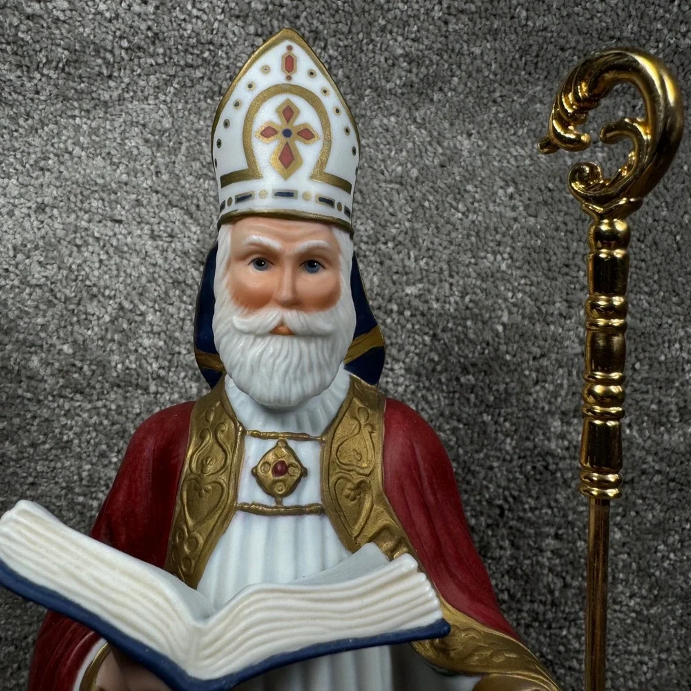 Lenox Saint Nicholas Porcelain Figurine International Santa Limited Edition 1993